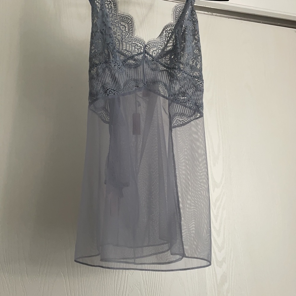 Lingerie - Picture 2 of 7